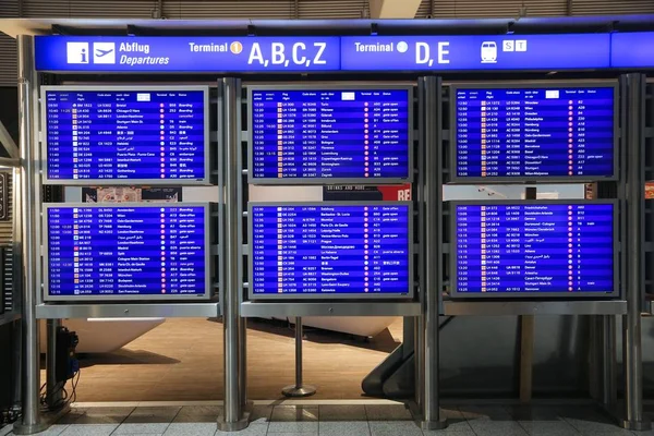 Frankfurt Alemanha Dezembro 2016 Ecrã Info Partidas Aeroporto Internacional Frankfurt — Fotografia de Stock