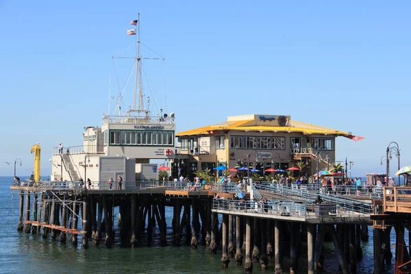 Santa Monica United States April 2014 People Visit Pier Santa — Stock Photo, Image