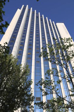 Chemnitz, Almanya 'da Dorint Kongresshotel, 8 Mayıs 2018. Otel 97 metre yüksekliğindeki Chemnitz 'in en yüksek binasıdır..