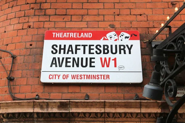 London April 2016 Shaftesbury Avenue Strassenschild West End Theaterviertel Von — Stockfoto