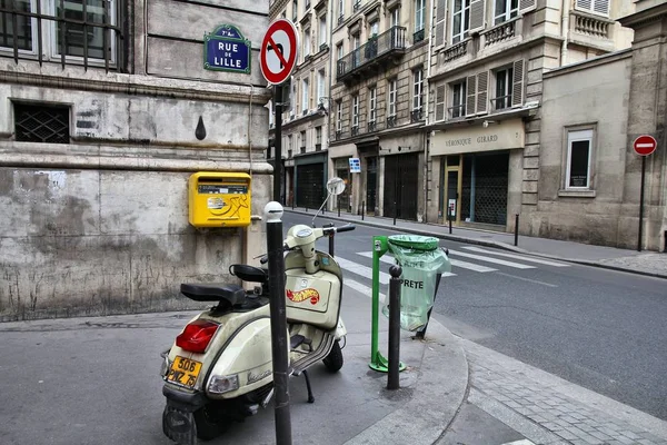 Paris France July 2011 Vespa Scooter Parked Paris France Paris — Stock Photo, Image