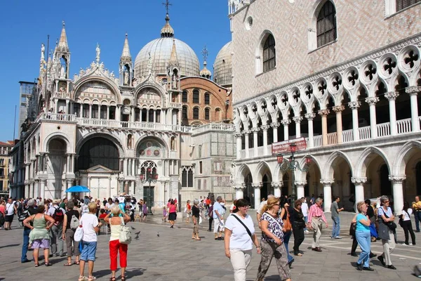 Venecia Italia Septiembre 2009 Los Turistas Visitan Plaza San Marcos —  Fotos de Stock