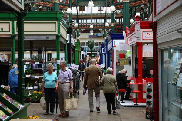 Leeds Juli 2016 Menschen Besuchen Den Leeds Kirkgate Market 800 — Stockfoto