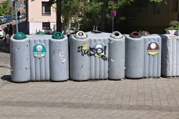 Norymberga Niemcy Maja 2018 Oddzielone Domowych Odpadów Pojemników Recyklingu Norymberdze — Zdjęcie stockowe