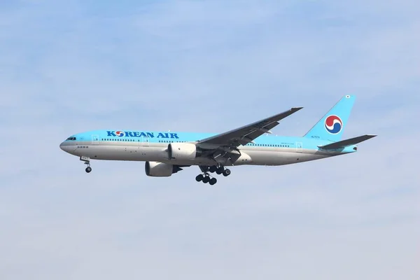 Tokio Japón Diciembre 2016 Aterrizaje Del Boeing 777 Korean Air —  Fotos de Stock