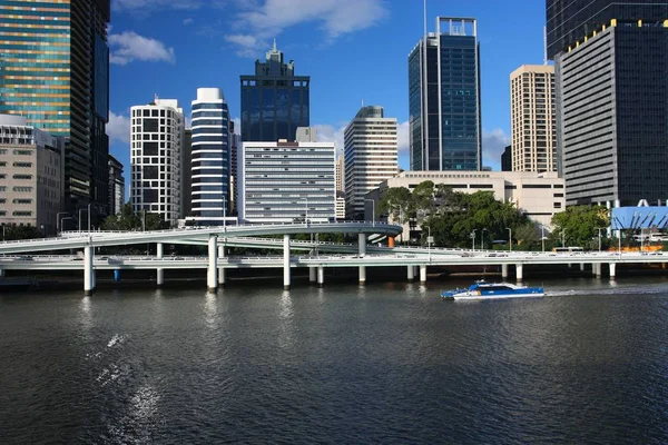 Στον Ορίζοντα Της Πόλης Brisbane Αυστραλία Προκυμαία Του Ποταμού Μπρισμπέιν — Φωτογραφία Αρχείου