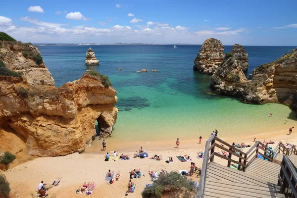 Algarve Portugal Mayo 2018 Los Turistas Visitan Playa Camilo Región — Foto de Stock