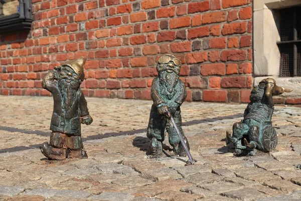 Wroclaw Poland September 2018 Disabled Gnomes Dwarves Bronze Statuette Wroclaw — Stock Photo, Image