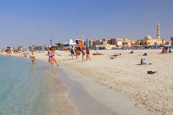 Dubai Uae November 2017 People Visit Beach Dubai United Arab — Stock Photo, Image