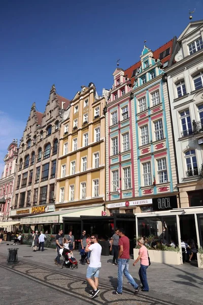 波兰克罗茨瓦夫 2018年9月2日 人们参观波兰罗茨瓦夫的城市广场 Rynek Wroclaw 是波兰第四大城市 人口为 662 067 2013年 — 图库照片