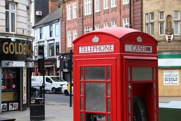 Doncaster Reino Unido Julio 2016 Cabina Telefónica Roja Con Cajero —  Fotos de Stock