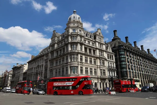 Λονδίνο Ηνωμένο Βασίλειο Ιουλίου 2016 Λεωφορεία Routemaster Νέα Στο Ουεστμίνστερ — Φωτογραφία Αρχείου