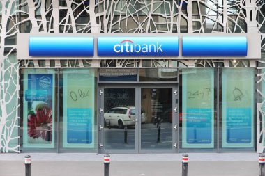Bucharest, Romanya - 19 Ağustos 2012: Citibank Şubesi Bükreş, Romanya. Citigroup 32 Fortune 500 listesinde sıralanır.