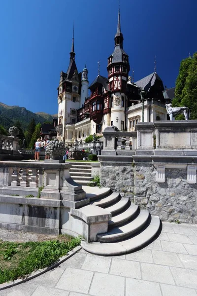 Sinaia Romania Agosto 2012 Gente Visita Castello Peles Sinaia Romania — Foto Stock