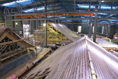 NAGOYA, JAPONYA - 28 Nisan 2012: Nagoya, Japonya 'daki Honmaru Sarayı' nda yeniden yapılanma çalışmaları. Honmaru Sarayı ünlü Nagoya Kalesi 'nin bir parçasıdır..