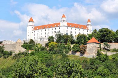 Bratislava Castle - Slovakya sermaye şehir Simgesel Yapı.
