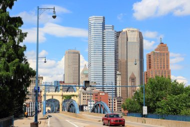 Pittsburgh, Amerika Birleşik Devletleri - 29 Haziran 2013: Pittsburgh manzarası şehir. 2 büyük Pennsylvania 305,841 nüfusa sahip olduğunu.