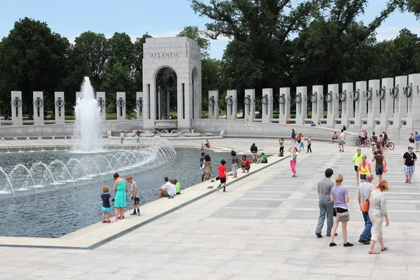 Washington Eua Junho 2013 Pessoas Visitam Memorial Nacional Segunda Guerra — Fotografia de Stock