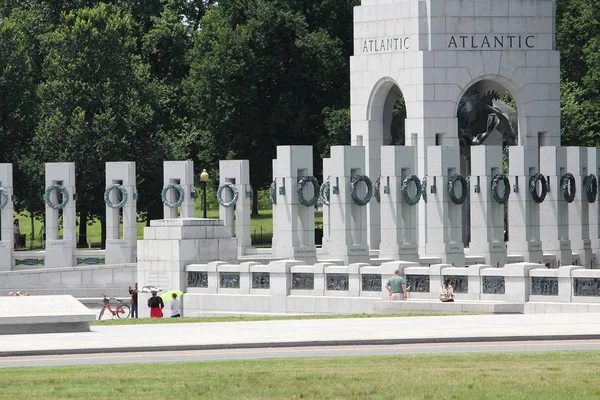 Washington Eua Junho 2013 Pessoas Visitam Memorial Nacional Segunda Guerra — Fotografia de Stock