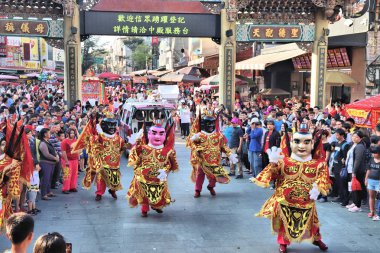 LUKANG, TAIWAN - 2 Aralık 2018: Lukang, Tayvan 'daki Mazu Tapınağı' nda geleneksel kutlamalar. Lukang şehrinde 200 'den fazla tapınak var..