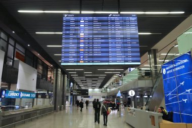 Krakow, Polonya - 21 Kasım 2018: Yolcu Polonya Krakow Havaalanı ziyaret edin. Polonya ikinci en işlek Havaalanı 5.8 milyon yolcu (2017 ile olduğunu).