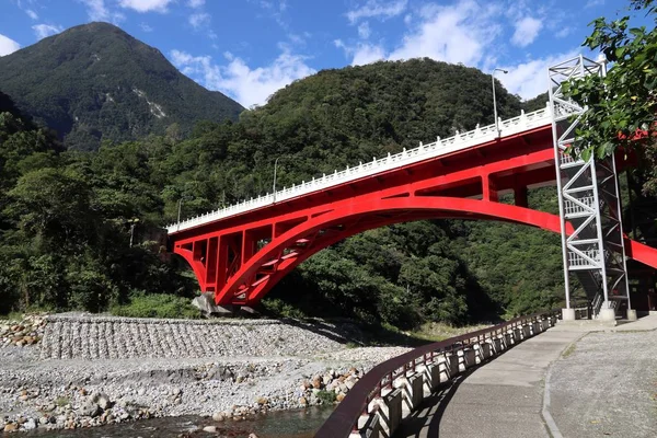 Parque Nacional Taroko Taiwán Puente Rojo Sobre Sendero Shakadang — Foto de Stock