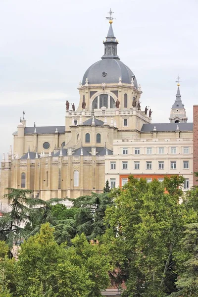 Almudena Katedral Sevärda Kyrkan Madrid Spanien — Stockfoto