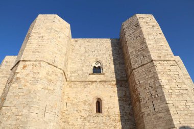 İtalyan anıt. Castel Del Monte - Simgesel Yapı Ortaçağ Kalesi Apulia, İtalya. UNESCO Dünya Miras Listesi.