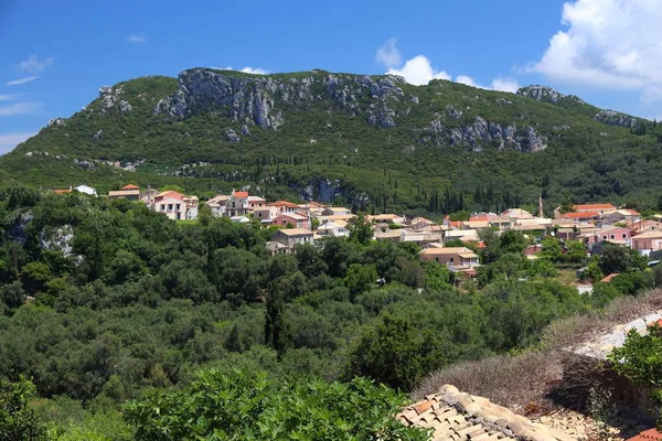 ギリシャの村 コーフ島のMakrades村 — ストック写真