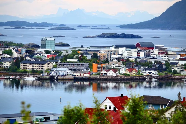 Wyspy Lofoten Arktycznej Norwegii Widok Miasto Svolvaer Wyspie Austvagoya Widok — Zdjęcie stockowe