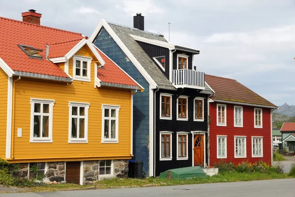 Casas Madeira Noruega Arquitetura Colorida Kabelvag Arquipélago Lofoten — Fotografia de Stock