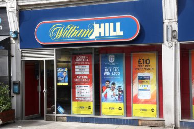 Londra, İngiltere - 7 Temmuz 2016: spor salonu Londra'da William Hill bahis. İngiltere'de Mağazalar bahis bazı 9.000 vardır.