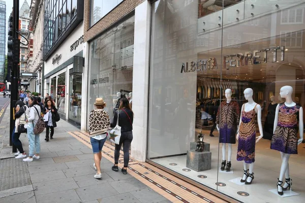 London Reino Unido Julho 2016 Pessoas Fazem Compras Sloane Street — Fotografia de Stock