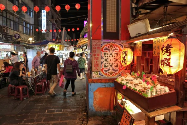 Taipei Taiwan Δεκεμβρίου 2018 Άνθρωποι Επισκέπτονται Raohe Night Market Στην — Φωτογραφία Αρχείου