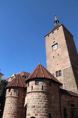 (Bavyera Devlet) Almanya'da Nürnberg şehir. Beyaz Kule (Weisser Turm). Ortaçağ Simgesel Yapı.