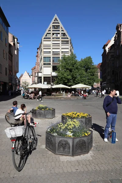 Nürnberg Deutschland Mai 2018 Menschen Besuchen Die Einkaufsmeile Ludwigsplatz Der — Stockfoto