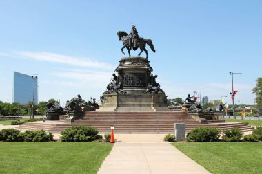Philadelphia, Amerika Birleşik Devletleri - 12 Haziran 2013: George Washington Anıtı Philadelphia. 1897 yılında Rudolf Siemering (1835-1905 tarafından tasarlanmış heykeli).