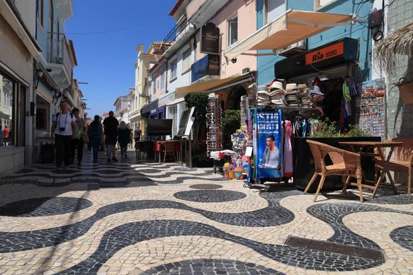 Cascais Portugal Mayo 2018 Los Turistas Visitan Una Calle Comercial —  Fotos de Stock