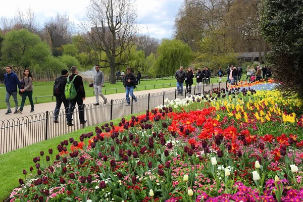 Londres Avril 2016 Les Gens Visitent James Park Londres Londres — Photo