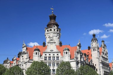 Almanya landmark - Leipzig city. Yeni Belediye Binası (Neues Rathaus) tarihçilik mimari tarzında inşa.