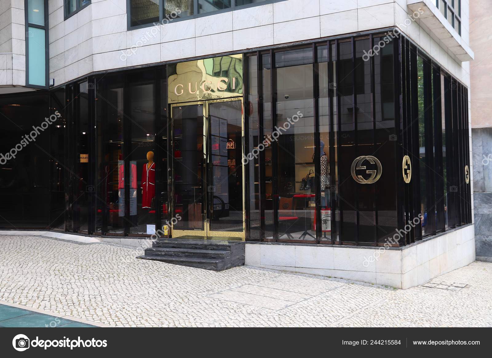 Luxury shops to go shopping on Avenida da Liberdade