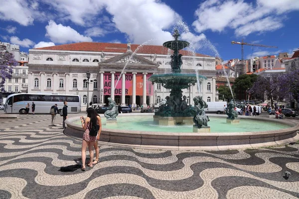 Lissabon Portugal Juni 2018 Människor Besöker Torget Rossio Lissabon Portugal — Stockfoto
