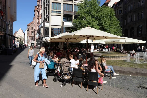 Nürnberg Almanya Mayıs 2018 Nsanlar Alışveriş Bölgesine Old Town Nuremberg — Stok fotoğraf