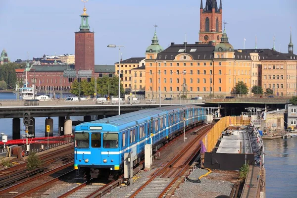 Stockholmer Stadtsilhouette Mit Bahn Öffentlicher Nahverkehr — Stockfoto