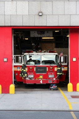 New york, ABD - ö. 4 Temmuz 2013: new york city itfaiye dış görünümü. 15,870 çalışanları ve 198 motorları ile ABD'de en büyük itfaiye FDNY 's.