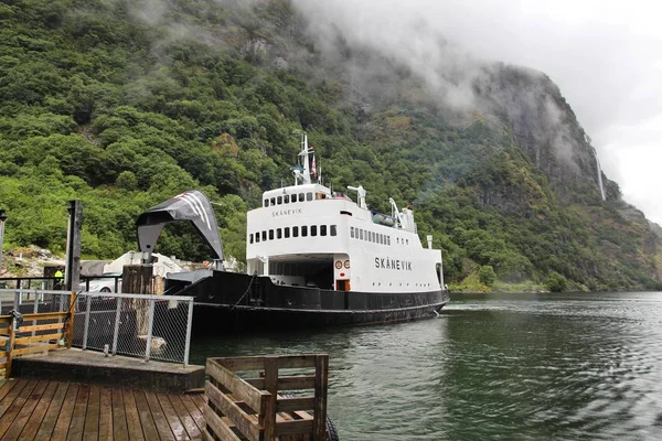 Gudvangen Norwegia Lipca 2015 Statek Promowy Gudvangen Norwegia Transport Publiczny — Zdjęcie stockowe