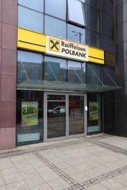 Raiffeisen Polbank, Polonya