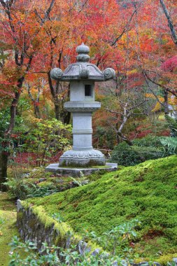 Japonya taş fener