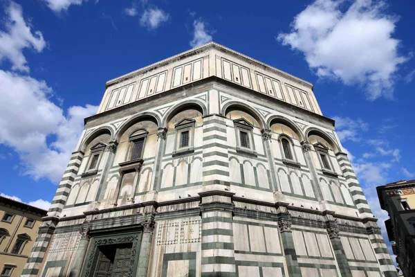 Баптистерий Флоренции, Италия — стоковое фото