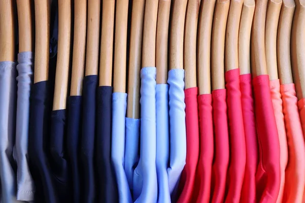 Winkel kleding rek — Stockfoto